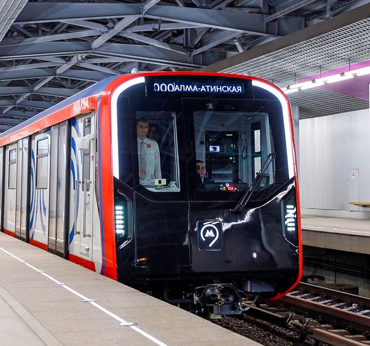 Ростех начал производить высокотехнологичные стекла для метропоездов «Москва-2024»