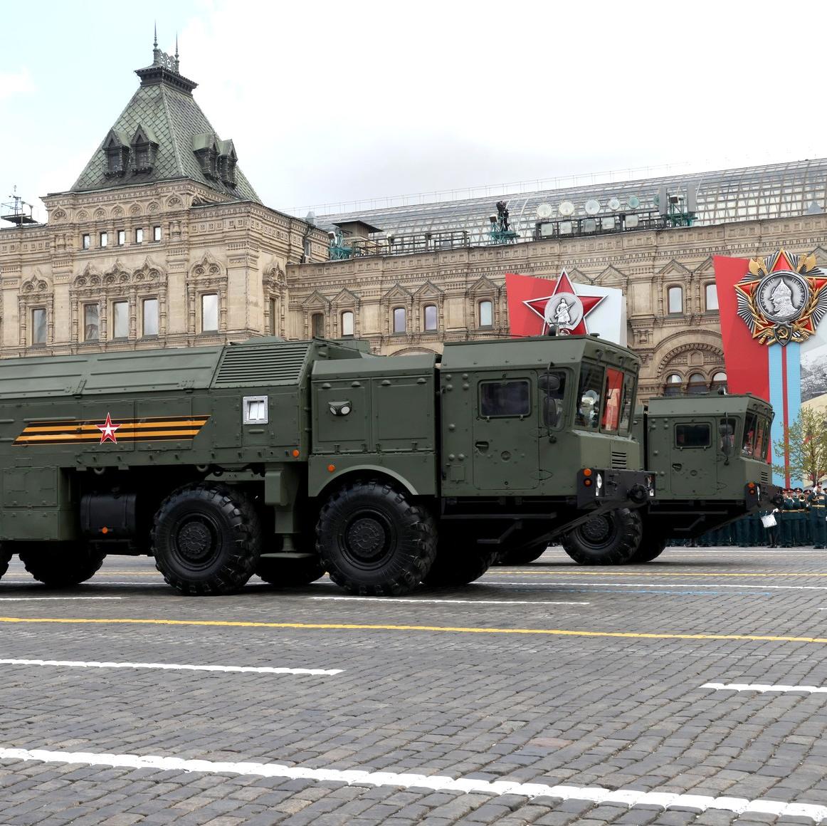 Передовая российская боевая техника приняла участие в праздновании Дня Победы